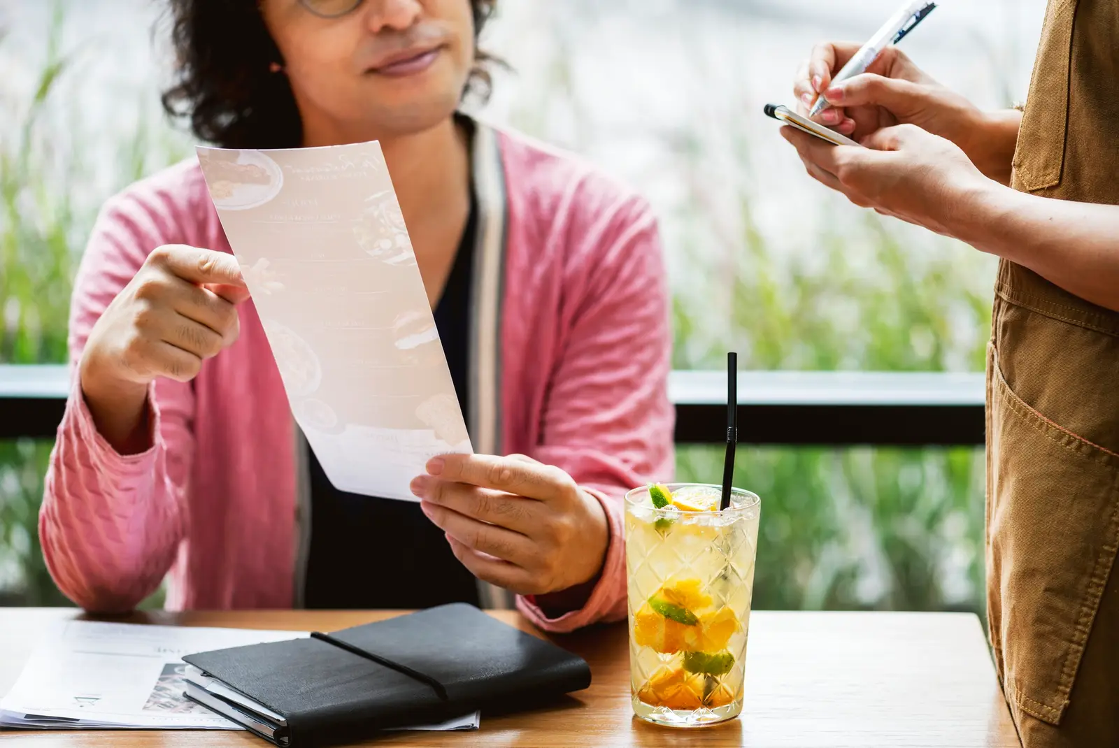 Erreur 5 : ignorer les pourboires et les taxes locales
