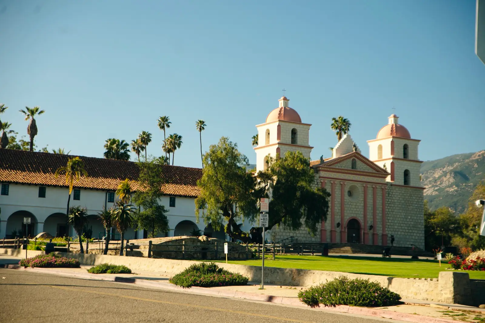 L'architecture hispano-mexicaine, signature de Santa Barbara